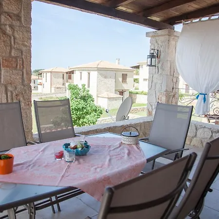 Helen's Stone House Appartamento *