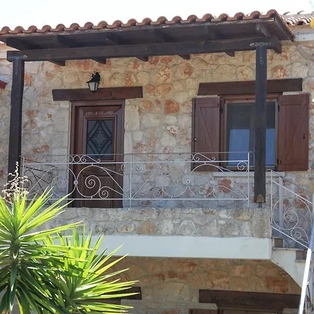 Helen's Stone House * Siviri