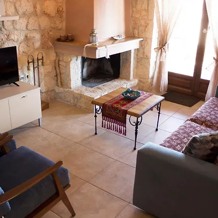 Apartment Helen's Stone House *