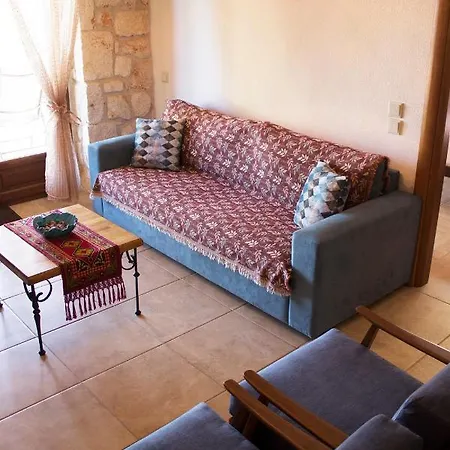 Helen's Stone House * سيفيري