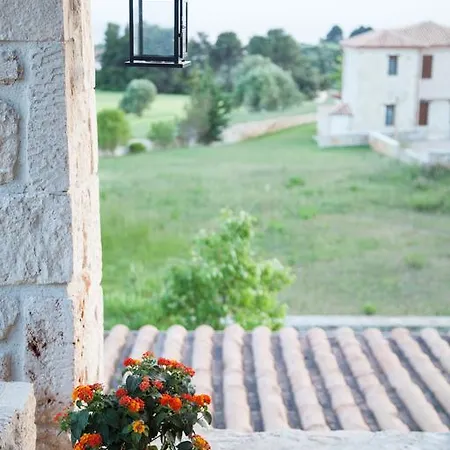 شقة Helen's Stone House *