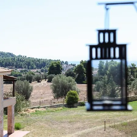 Helen's Stone House شقة *