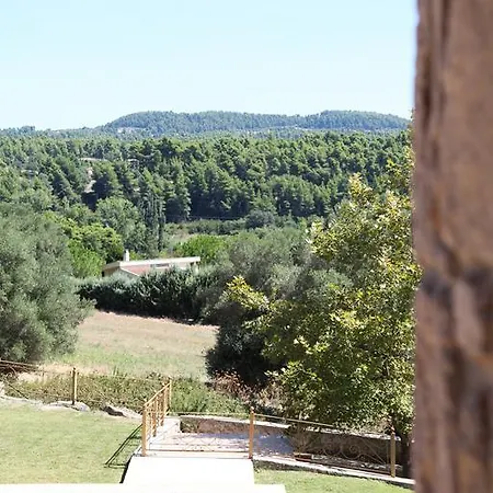 Helen's Stone House * Siviri