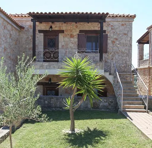 Helen's Stone House דירה *